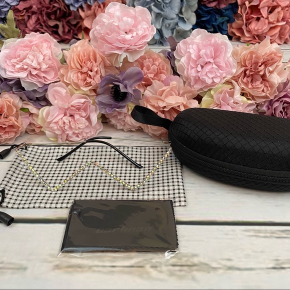 Avant Garde Crystal Triangular Frame Glasses - Picture 11 of 16